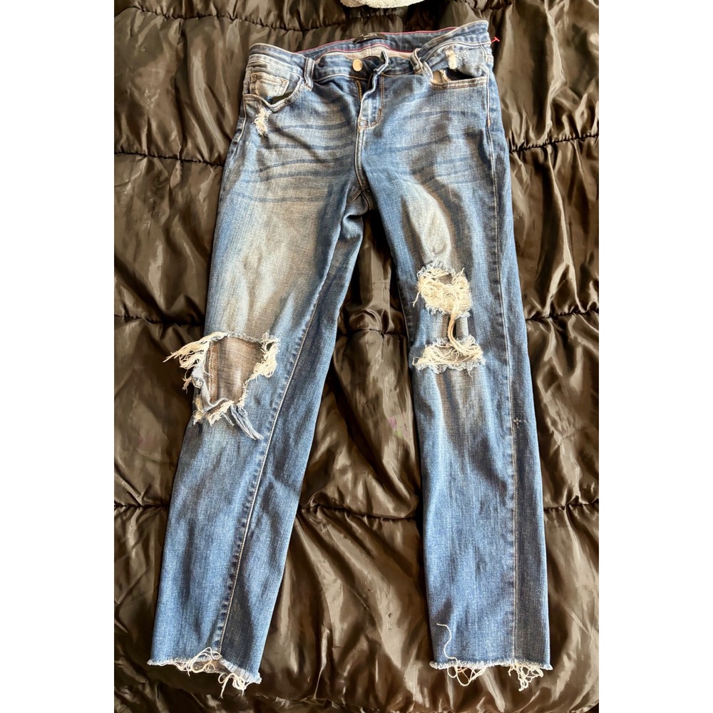 Forever 21 Distressed Skinny Jeans Medium Wash Blue Ripped‎ Knee Raw Hem Size 29
